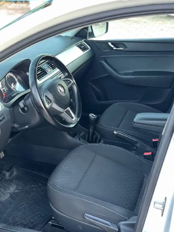 🚙 Skoda rapid
💰Цена: 990 000р.
🏢Город: мариуполь
📅Год выпуска: 2017
🧾Пробег: 148 450 км.
⚙️Двигатель: 1.6
⛽Топливо: бензин
⚙️Кпп: механика
📞 Телефон:
+7-949-727-41-51
+7-989-263-55-56
+7-949-551-91-52
💾 Описание:
Всеми любимый, проверенный временем -. .. Ackground-image:url('//telegram. Org/img/emoji/40/e29c85.png')">✅ лифтбэк - огромный багажник.
✅ Надежный двигатель.
✅ Маленький расход топлива.
✅ Подтвержденный пробег.
✅ Южная эксплуатация.
Климат-контроль ❄️ (работает отлично), кожаный мульти-руль, электропакет, abs, airbag, птф, усилитель руля, центральный замок, штатная магнитола с bluetooth, подогрев сидений, оригинальные литые диски 16-го радиуса, подлокотник, бортовой компьютер.
Улица шевченко 2️⃣6️⃣9️⃣
🏦 Возможна продажа в кредит по двум документам. - фотография - 7