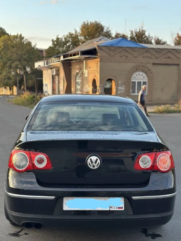 Продам volkswagen passat 🔥

Год выпуска:2005🔥
Модификация:2.0 fsi at (150 л. С. )🔥
Тип двигателя: бензин🔥
Коробка передач : автомат 🔥
Привод:передний🔥
Тип кузова : седан🔥
Koмплeктaция: highline (полная, кроме люка)🔥
Цвет:черный 🔥

В продаже volkswagen passat в бешеной и редкой комплектации, есть абсолютно все функции, кроме люка.
Двигатель -в идеальном состоянии, заводится с пол оборота, работает тихо, без каких-либо шумов. Тяга бешеная.
Акпп (японский aisin-неубиваемая коробка автомат)-в идеальном состоянии, все передачи щелкают резко, без пинков, без глюков.
По салону есть мелкие нюансы, на которые готов уступить, ничего критичного, для 2005 года сохранился очень даже хорошо.
По ходовой-абсолютно делать ничего не нужно, машина мягкая, дорогу чувствует уверенно.

Полное оформление авто, готовый пакет документов для постановки на учет.
Готов к выезду в любой сервис по вашему желанию.
😊😊😊😊😊😊
✅Цена: 799.999 тысяч 749.999 тыс. Р.

Возможен пригон по договоренности.
Возможен обмен.
📌Номер для связи:+79495752024 - фотография - 4