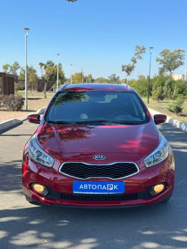 🍒 Kia ceed

💰Цена: 920 000р
🏢Город: мариуполь
📅Год выпуска: 2012
🧾Пробег: 173 664 км.
⚙️Двигатель: 1.6
⛽Топливо: бензин
⚙️Кпп: механика

📞 Телефон:

+7-949-727-41-51
+7-949-551-91-52
+7-989-263-55-56

💾 Описание:

👍 Идеальный универсал
На каждый день в отличной комплектации, будет очень удобный для семьи и так же для работы. Техническая часть на твердую пятерку и не требует никаких вложений.

✅ Один владелец.

Надёжный корейский двигатель g4fc в паре с классической механикой, порадует надёжностью, динамикой и маленьким расходом топлива. Опрятный кузов без коррозии в родной краске (два косметических подкраса)

Кондиционер, гидроусилитель руля, кожаный мультируль, полный электропакет, регулировка сиденья по высоте, сигнализация.

Улица шевченко 269

🏦 Возможна продажа в кредит по двум документам. - фотография - 2