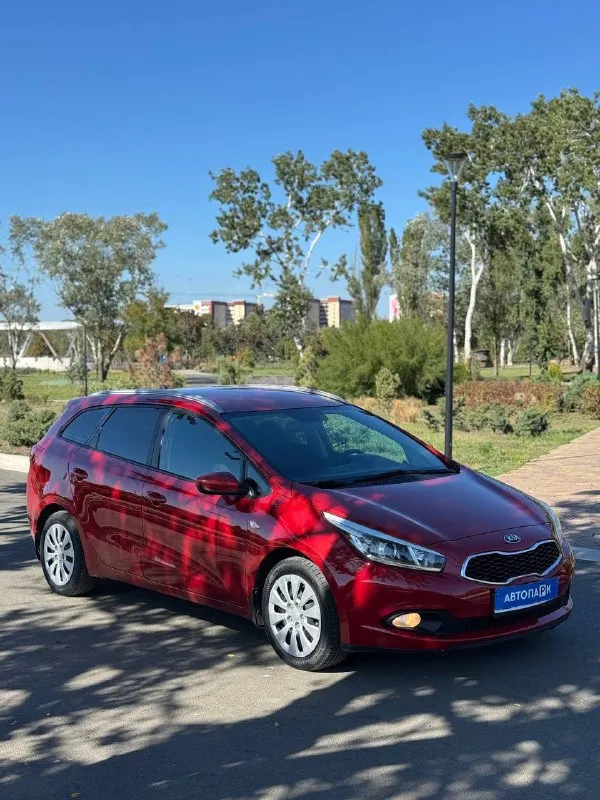 🍒 Kia ceed

💰Цена: 920 000р
🏢Город: мариуполь
📅Год выпуска: 2012
🧾Пробег: 173 664 км.
⚙️Двигатель: 1.6
⛽Топливо: бензин
⚙️Кпп: механика

📞 Телефон:

+7-949-727-41-51
+7-949-551-91-52
+7-989-263-55-56

💾 Описание:

👍 Идеальный универсал
На каждый день в отличной комплектации, будет очень удобный для семьи и так же для работы. Техническая часть на твердую пятерку и не требует никаких вложений.

✅ Один владелец.

Надёжный корейский двигатель g4fc в паре с классической механикой, порадует надёжностью, динамикой и маленьким расходом топлива. Опрятный кузов без коррозии в родной краске (два косметических подкраса)

Кондиционер, гидроусилитель руля, кожаный мультируль, полный электропакет, регулировка сиденья по высоте, сигнализация.

Улица шевченко 269

🏦 Возможна продажа в кредит по двум документам. - фотография - 3