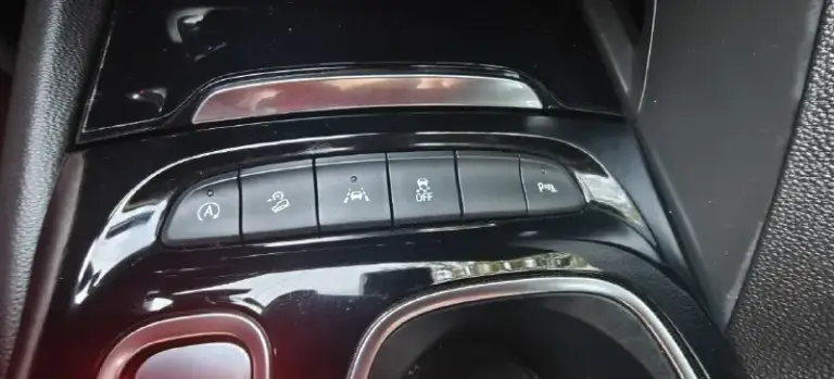 Продам buick envision st 2022г. В.
Двигатель 2.0т
Коробка автомат 9ст.
Пробег 36тыс.
2 Ключа
Полный привод, двойное остекление, кожаный салон, проекция, помощь при спуске, start-stop, удаленный запуск с брилка, открытия багажника с помощью ноги, музыка base, проекция, камера 360, двухтонный климат, подогрев руля, подогрев передних и задних сидений, вентиляция сидений, парктроник перед и зад, удержание в полосе, предупреждения при столкновение, мульти руль, датчик дождя, датчик света авто дальний, датчики слепых зон, лазерная оптика, usb, tipe-c, apple car play, android auto, датчики давления шин и многое другое.
По таким вопросам как где брать запчасти и все такое все есть в свободном доступе, мотор, ходовая, коробка все это устанавливалось так же на cadillac xt4-xt5
Г. Стаханов
+79595037666
Цена 3 500 000₽
📞 Звоните: +7(959)5037666 - фотография - 6