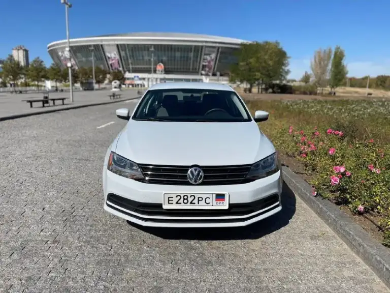 Продам volkswagen jetta vi
Год выпуска: 2017 (рестайлинг)
Коробка: автомат
Двигатель: 1.4 ( турбо )
Пробег 115 тыс. Км (72 тыс. Миль)
Автомобиль в идеальном состоянии.
Технически авто в отличном состоянии, ходовая сбита, мотор и коробка без нареканий.
Один владелец.
За машиной следил, то делал вовремя, авто с первых дней хранился на паркинге.
Комплектация comfortline: мультируль, 4 эл. Стеклоподъемника, камера заднего вида, кондиционер, подогрев передних сидений, эл. Регулировка зеркал и многое другое.
Цена: 1.150.000 тыс. Рублей 💸
Автомобиль находиться в г. Донецке
Обращаться по номеру телефона

+79493574675 - фотография - 3