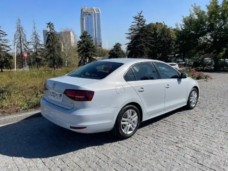 Продам volkswagen jetta vi
Год выпуска: 2017 (рестайлинг)
Коробка: автомат
Двигатель: 1.4 ( турбо )
Пробег 115 тыс. Км (72 тыс. Миль)
Автомобиль в идеальном состоянии.
Технически авто в отличном состоянии, ходовая сбита, мотор и коробка без нареканий.
Один владелец.
За машиной следил, то делал вовремя, авто с первых дней хранился на паркинге.
Комплектация comfortline: мультируль, 4 эл. Стеклоподъемника, камера заднего вида, кондиционер, подогрев передних сидений, эл. Регулировка зеркал и многое другое.
Цена: 1.150.000 тыс. Рублей 💸
Автомобиль находиться в г. Донецке
Обращаться по номеру телефона

+79493574675 - фотография - 4