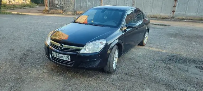 Продам opel astra h, астра, 2009г. Цена 620т. Торг есть. По кузову нигде нет ржавчины, всё целое, днище и пороги тоже. По документам: юридически чисто, любое переоформление. По технике: мотор 1.6 работает отлично, динамика стабильная, это уже лучшая серия z16xer, поэтому увеличена мощность и масло не ест, ну и главное расход 8,6л с кондеем. Подвеска собранная. Всё менялось вовремя, снег на обслуживание и ремонт не жалел. Уверенно на дороге, особенно нравится при вхождении в поворот. Комфортный салон: всё чисто и ухоженно, андроид магнитола, датчик света, датчик дождя, электропакет, корректировка фар, регулировка руля по высоте и по вылету. Пробег 314 к. На 310 был произведен капитальный ремонт двс. Два комплекта резины зима и лето практически в новом состоянии. Телефон +79493670729 - фотография - 2