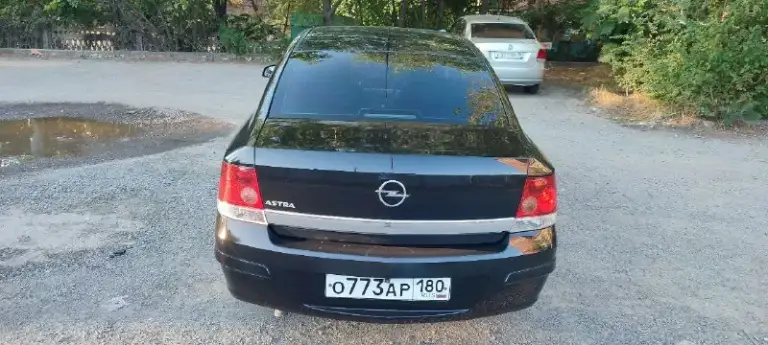 Продам opel astra h, астра, 2009г. Цена 620т. Торг есть. По кузову нигде нет ржавчины, всё целое, днище и пороги тоже. По документам: юридически чисто, любое переоформление. По технике: мотор 1.6 работает отлично, динамика стабильная, это уже лучшая серия z16xer, поэтому увеличена мощность и масло не ест, ну и главное расход 8,6л с кондеем. Подвеска собранная. Всё менялось вовремя, снег на обслуживание и ремонт не жалел. Уверенно на дороге, особенно нравится при вхождении в поворот. Комфортный салон: всё чисто и ухоженно, андроид магнитола, датчик света, датчик дождя, электропакет, корректировка фар, регулировка руля по высоте и по вылету. Пробег 314 к. На 310 был произведен капитальный ремонт двс. Два комплекта резины зима и лето практически в новом состоянии. Телефон +79493670729 - фотография - 4