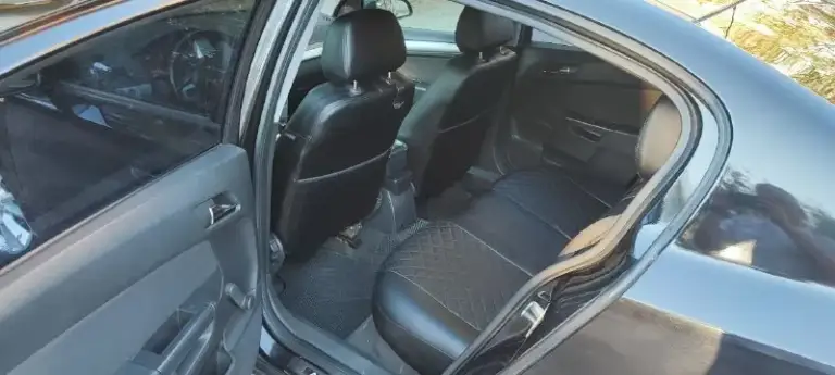 Продам opel astra h, астра, 2009г. Цена 620т. Торг есть. По кузову нигде нет ржавчины, всё целое, днище и пороги тоже. По документам: юридически чисто, любое переоформление. По технике: мотор 1.6 работает отлично, динамика стабильная, это уже лучшая серия z16xer, поэтому увеличена мощность и масло не ест, ну и главное расход 8,6л с кондеем. Подвеска собранная. Всё менялось вовремя, снег на обслуживание и ремонт не жалел. Уверенно на дороге, особенно нравится при вхождении в поворот. Комфортный салон: всё чисто и ухоженно, андроид магнитола, датчик света, датчик дождя, электропакет, корректировка фар, регулировка руля по высоте и по вылету. Пробег 314 к. На 310 был произведен капитальный ремонт двс. Два комплекта резины зима и лето практически в новом состоянии. Телефон +79493670729 - фотография - 9