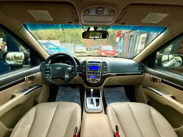 💶 Цена:1.340.000р
📮 Город:донецк
🚘 Марка / модель: hyundai santa fe
📅 Год выпуска:2011
📊 Пробег:175000км
⛽ Двигатель (тип, объем, ): 2.2
🔧 Тип кпп:автомат
📝 Описание: один хозяин с момента покупки в салоне г. Донецк. Машина в очень хорошем состоянии. Кузов не гнилой. Часики. Максимальная комплектация. Климат работает. Два ключа. Переоформление без проблем. Возможна продажа в кредит.
☎ Контактный телефон:+79495001160(телеграм)
📞 Звоните: +7(949)5001160 - фотография - 7
