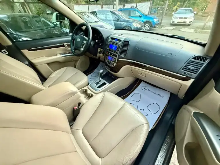💶 Цена:1.340.000р
📮 Город:донецк
🚘 Марка / модель: hyundai santa fe
📅 Год выпуска:2011
📊 Пробег:175000км
⛽ Двигатель (тип, объем, ): 2.2
🔧 Тип кпп:автомат
📝 Описание: один хозяин с момента покупки в салоне г. Донецк. Машина в очень хорошем состоянии. Кузов не гнилой. Часики. Максимальная комплектация. Климат работает. Два ключа. Переоформление без проблем. Возможна продажа в кредит.
☎ Контактный телефон:+79495001160(телеграм)
📞 Звоните: +7(949)5001160 - фотография - 9