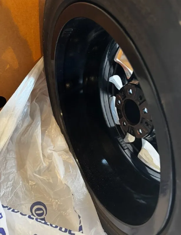 Продам 4шт оригинальные новые диски bmw размер 19 с зимней резиной. Тел +7 959 143 76 76
📞 Звоните: +7(959)1437676 - фотография - 4