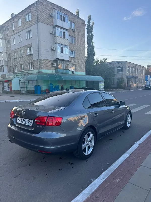 Продам volkswagen jetta 2011 года выпуска, мотор 2.5 атмосферный, (6-ти ступенчатый aisin), пробег 118.000 миль, в комплектации кожаный салон, люк, подогревы сидений, борт компьютер, мультируль. Машина вложений не требует, работает все что должно работать. Цена 1🍋
Обмен
+79495730450
📲 Tg: псих
📞 Звоните: +7(949)5730450 - фотография - 7