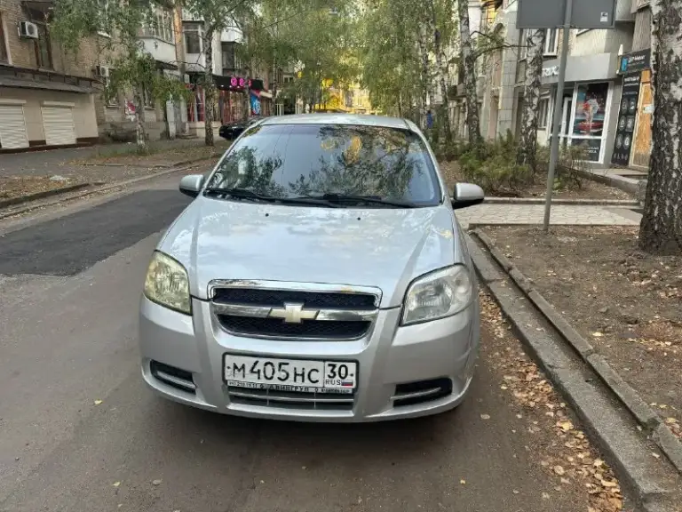 ‼️Chevrolet aveo автомат ‼️
Год 2008
Пробег 291 ( родной)
Двигатель 1.4 101 лс
Коробка автоматическая
Автомобиль в очень хорошем состоянии.
Двигатель работает ровно. Не троит, ошибок нет, набирает хорошо.
Коробка в идеальном состоянии. Переключает без пинков, рывков, провалов. Не затягивает. Установлен самый обычный 4 ступенчатый японский айсин. В прошлом году было полное то с заменой соленоида. Летом частичная замена масла. Ближайшие 30-40 тысяч не требует никаких вмешательств.
Ходовая мягкая. Посторонних звуков нет.
По электрике работает каждая кнопочка. Последние 8 лет в одной семье.
‼️Кондиционер работает. ‼️
В июле установлен новый компрессор, заменена трубка и заправлен.
Радиаторы снимали и чистили.
Кузов в отличном состоянии.
Резина зима уже обута.
Юридически чистая
Переоформление.
Самый дешевый в обслуживании, неприхотливый, надежный авто на автомате.
Идеальный вариант для новичка, девочке, такси, торговому.
Цена 450 т. Р. И нереально хороший торг реальному покупателю.
+79493328438 - фотография - 1