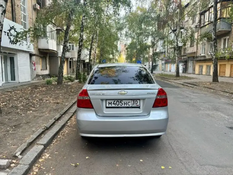‼️Chevrolet aveo автомат ‼️
Год 2008
Пробег 291 ( родной)
Двигатель 1.4 101 лс
Коробка автоматическая
Автомобиль в очень хорошем состоянии.
Двигатель работает ровно. Не троит, ошибок нет, набирает хорошо.
Коробка в идеальном состоянии. Переключает без пинков, рывков, провалов. Не затягивает. Установлен самый обычный 4 ступенчатый японский айсин. В прошлом году было полное то с заменой соленоида. Летом частичная замена масла. Ближайшие 30-40 тысяч не требует никаких вмешательств.
Ходовая мягкая. Посторонних звуков нет.
По электрике работает каждая кнопочка. Последние 8 лет в одной семье.
‼️Кондиционер работает. ‼️
В июле установлен новый компрессор, заменена трубка и заправлен.
Радиаторы снимали и чистили.
Кузов в отличном состоянии.
Резина зима уже обута.
Юридически чистая
Переоформление.
Самый дешевый в обслуживании, неприхотливый, надежный авто на автомате.
Идеальный вариант для новичка, девочке, такси, торговому.
Цена 450 т. Р. И нереально хороший торг реальному покупателю.
+79493328438 - фотография - 4