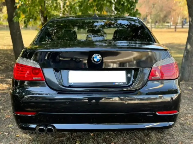 Продам bmw 5 е60
:2.5 Бензин 218л. С
Коробка: автоматическая!
Год выпуска: 2008
Пробег родной : 300к!
Масло не расходует, любые проверки на вашем сто, двигатель после кап ремонта, коробка работает идеально, авто в хорошей комплектации, климат контроль двух зонный, люк, датчики света и дождя, круиз контроль, полный электра пакет, кожаный салон, приводы сидений, парктроники.
В 2024 году было произведено много работы над машиной, вложено 400 ка, замена стоек в круг, дисковых тормозов и колодок, все рычаги в круг новые, мотор весь переуплотнен, система охлаждения новая, новый компрессор кондиционера, новая рулевая рейка, новые задние привода, также поменяно масло в двигателе и коробке, новые свечи, машина ближайшее время не потребует вложений, поменяно все что можно было поменять и довести машину до идеального состояния. Переделана оптика, светит отлично, все что было проделано по машине выше перечисленное, не выдумки, в этом вы можете увид
📞 Звоните: +7(949)4976240 - фотография - 5
