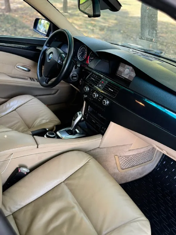 Продам bmw 5 е60
:2.5 Бензин 218л. С
Коробка: автоматическая!
Год выпуска: 2008
Пробег родной : 300к!
Масло не расходует, любые проверки на вашем сто, двигатель после кап ремонта, коробка работает идеально, авто в хорошей комплектации, климат контроль двух зонный, люк, датчики света и дождя, круиз контроль, полный электра пакет, кожаный салон, приводы сидений, парктроники.
В 2024 году было произведено много работы над машиной, вложено 400 ка, замена стоек в круг, дисковых тормозов и колодок, все рычаги в круг новые, мотор весь переуплотнен, система охлаждения новая, новый компрессор кондиционера, новая рулевая рейка, новые задние привода, также поменяно масло в двигателе и коробке, новые свечи, машина ближайшее время не потребует вложений, поменяно все что можно было поменять и довести машину до идеального состояния. Переделана оптика, светит отлично, все что было проделано по машине выше перечисленное, не выдумки, в этом вы можете увид
📞 Звоните: +7(949)4976240 - фотография - 9