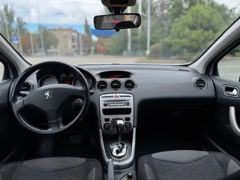 Продам peugeot 308
2008 Год
Автомобиль местный, не пригон, был куплен в автосалоне в донецке, за все время два хозяина!
Без дтп
В отличном состоянии для своих лет!
Двигатель бензин 1.6, классический автомат
Климат контроль(заправлен работает)esp abs, гур, подогрев сидений,4 электростеклоподъемника
Пробег 169 тыс км
💰Цена: 420.000
Г. Донецк
+79493690225 - фотография - 8