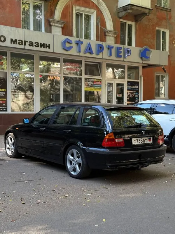 Продается bmw 3 серии e46 touring 318d (2004 г. В. )
    Двигатель:дизельный m47n 2.0
    Коробка передач: 5-ступенчатая механика
    Привезена из германии лично.
Из последнего:
    Подвеска:
Замена передних рычагов meylehd, заменил передние стойки и втулки стабилизатора febi, опорные подшипники передние lemforder, задняя подвеcка полностью перебиралась в прошлом году.
Реставрированы топливные форсунки, заменены датчики: тнвд и топливной рампы (bosch), так же есть все накладные и старые запчасти.
Заменил ремни кондиционера и приводной gates, ina. Впускной коллектор чищу каждый год, заслонки удалены,   свечи накала beru.
Замена масла каждые 8-10 тыс. Км. , практически на все есть накладные и старые детали.
Современная android-магнитола teyes сс3 с видео регистратором,
Кондиционер дует хорошо.
Комплект зимних и летних ковриков.
     По кузову есть нюансы
Цена: 960 000 рублей
Пробег 335000 км.
Готов на любые проверки возможен торг +79494267281
📲 Tg: @doneckui
📞 Звоните: +7(949)4267281 - фотография - 3