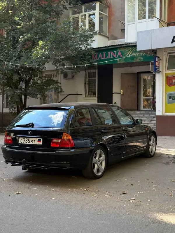 Продается bmw 3 серии e46 touring 318d (2004 г. В. )
    Двигатель:дизельный m47n 2.0
    Коробка передач: 5-ступенчатая механика
    Привезена из германии лично.
Из последнего:
    Подвеска:
Замена передних рычагов meylehd, заменил передние стойки и втулки стабилизатора febi, опорные подшипники передние lemforder, задняя подвеcка полностью перебиралась в прошлом году.
Реставрированы топливные форсунки, заменены датчики: тнвд и топливной рампы (bosch), так же есть все накладные и старые запчасти.
Заменил ремни кондиционера и приводной gates, ina. Впускной коллектор чищу каждый год, заслонки удалены,   свечи накала beru.
Замена масла каждые 8-10 тыс. Км. , практически на все есть накладные и старые детали.
Современная android-магнитола teyes сс3 с видео регистратором,
Кондиционер дует хорошо.
Комплект зимних и летних ковриков.
     По кузову есть нюансы
Цена: 960 000 рублей
Пробег 335000 км.
Готов на любые проверки возможен торг +79494267281
📲 Tg: @doneckui
📞 Звоните: +7(949)4267281 - фотография - 5