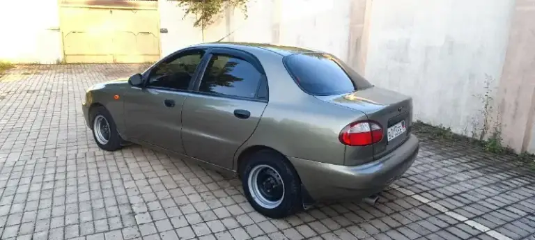Продаю daewoo lanos в хорошем техническом состоянии во владении более пяти лет. Я хозяин!
Объем 1.5 (газ бензин вписан в техпаспорт)
Пробег: 254 тыс. Км. Родного пробега.
Учёт днр постоянный продажа только с полным переоформлением на вас в мрэо на 180 регион.
Работает идеально (масло от замены до замены) кпп без нареканий работает в штатном режиме(буквально недавно поменял масло в кпп) по ходовке вопросов нет.
Машина всегда своевременно обслуживалась денег не жалели.
Все записи обслуживания автомобиля записаны в книжке с момента покупки автомобиля.
Цена: 350 тыс. Руб.
Осмотр город макеевка.
Тел : +7 949 454 09 10
📞 Звоните: +7(949)4540910 - фотография - 3