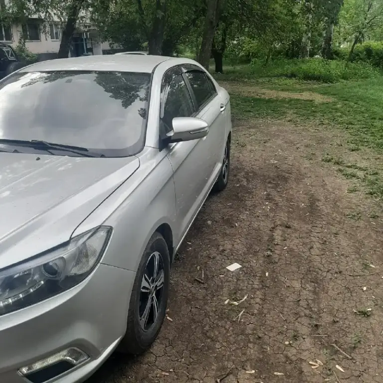 Продам lifan solano 🔥
Год выпуска:2018🔥
Пробег, км:44.000 (оригинал)🔥 салона выехала 2020 год. Стояла в высточном зале. Оригинал тоета корола.
Модификация:1.8мт🔥
Тип двигателя:бензин🔥
Коробка передач :механика 🔥
Привод:передний 🔥
Тип кузова :седан🔥
Цвет:серый🔥
Koмплeктaция:standart🔥
-Кондиционер (рабочий)
-Центральный замок
-Электро-регулировка зеркал
-Гидроусилитель руля
-Электрические стеклоподъемники
-Галогенные фары
-Передние противотуманные фары
-Дополнительный стоп-сигнал
-Датчик света
-Боковые зеркала с повторителями указателей поворота
-Электроподогрев зеркал
-Подушка безопасности водительская/пассажика
-Антиблокировочная система (abs)
-Система распределения тормозного усилия (ebd)
-Автоблокировка дверей при езде
-Бортовой компьютер
В продаже лифан солано с реальным пробегом 44.000км. Автомобиль в идеальном состоянии, как технически, так и внешне.
Работает идеально, без посторонних звуков.
Ходовая часть на 5+ абсолютно делать ничего
📞 Звоните: +7(949)3412995 - фотография - 2