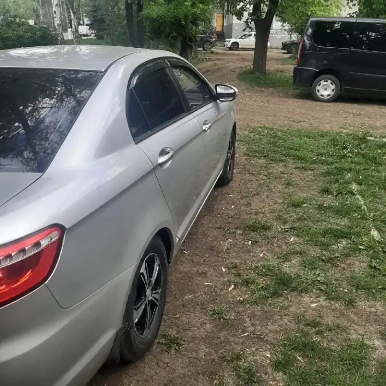 Продам lifan solano 🔥
Год выпуска:2018🔥
Пробег, км:44.000 (оригинал)🔥 салона выехала 2020 год. Стояла в высточном зале. Оригинал тоета корола.
Модификация:1.8мт🔥
Тип двигателя:бензин🔥
Коробка передач :механика 🔥
Привод:передний 🔥
Тип кузова :седан🔥
Цвет:серый🔥
Koмплeктaция:standart🔥
-Кондиционер (рабочий)
-Центральный замок
-Электро-регулировка зеркал
-Гидроусилитель руля
-Электрические стеклоподъемники
-Галогенные фары
-Передние противотуманные фары
-Дополнительный стоп-сигнал
-Датчик света
-Боковые зеркала с повторителями указателей поворота
-Электроподогрев зеркал
-Подушка безопасности водительская/пассажика
-Антиблокировочная система (abs)
-Система распределения тормозного усилия (ebd)
-Автоблокировка дверей при езде
-Бортовой компьютер
В продаже лифан солано с реальным пробегом 44.000км. Автомобиль в идеальном состоянии, как технически, так и внешне.
Работает идеально, без посторонних звуков.
Ходовая часть на 5+ абсолютно делать ничего
📞 Звоните: +7(949)3412995 - фотография - 4