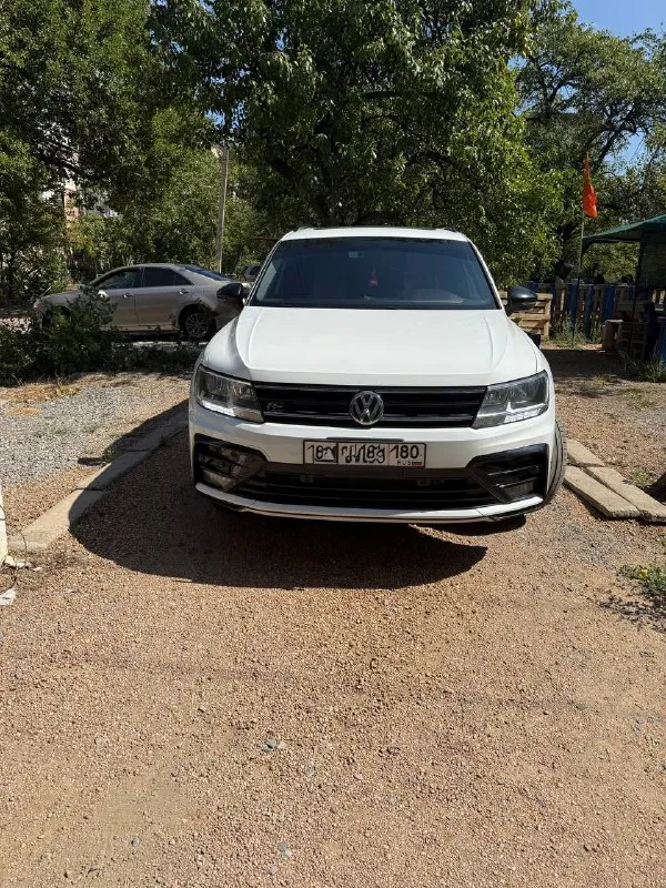 Volkswagen tiguan 11/20 с минимальными повреждениями. Пробег 120000км, безопасность вся целая, пробег оригинальный, в машине работает каждая функция и кнопка, полный привод, комплект зимней резины, цена 3100000₽, телефон для связи +79495966869
📲 Tg: семен
📞 Звоните: +7(949)5966869 - фотография - 3
