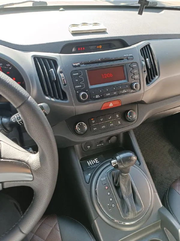 Продам kia sportage. Год: 2010. Обьем : 2.0 бензин. Пробег: 229000км. Кпп: автомат (полноценный). Автомобиль в хорошем состоянии, как технически так и внешне. Двигатель работает ровно, не дымит, масло не расходует. Коробка передач чистый автомат, работает отлично во всех режимах. Ходовая обслужена, не стучит, не гремит. Салон в хорошем состоянии, работает всё. Я владелец с мая 2023 года в днр. Продаю в связи с покупкой нового авто. Звоните, приезжайте, смотрите. Хороший авто за адекватные деньги! Зимняя резина в подарок. Осмотр: донецк-макеевка. Цена:1.2₽. (без торга )
Связь:+7-949-317-90-12 валерий - фотография - 1
