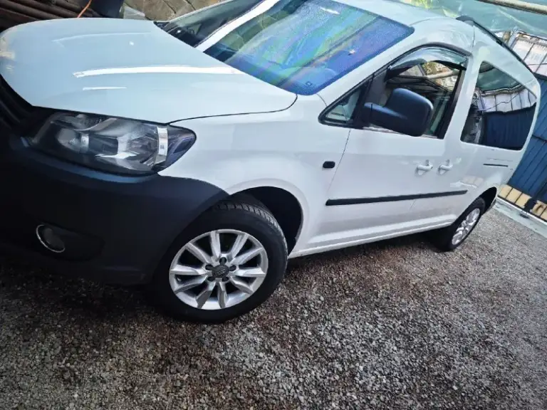 Volkswagen кадди макси — семейный крейсер на полном приводе! 🚐
Всем привет! Продаю своего верного друга — volkswagen caddy maxi. Этот трудяга готов стать вашим надёжным компаньоном в любых приключениях!
Основные характеристики:
Год выпуска: 2013 — ещё совсем юнец!
Двигатель: 2.0 — экономичный и надёжный
Привод: полный — бездорожье не помеха!
Вместимость: 7 мест — вся семья и друзья в сборе!
Пробег: 315 000 км — проверен временем
Почему стоит купить именно этот авто:
Просторный салон — можно устроить вечеринку в пути!
Вместительный багажник — увезёте всё, что душе угодно
Экономичный — сэкономите на топливе
Полный привод — зимой как на лыжах!
Семь мест — вся семья в сборе!
Цена: 1 900 000 рублей — разумная цена за такого красавца!
Звоните прямо сейчас! Пока вы думаете, кто-то другой уже едет на тест-драйв. Не упустите возможность стать владельцем этого замечательного авто!
📞 Телефон для связи: +79494771899
P. S. Автомобиль ждёт именн
📲 Tg: @knorozaleksandr
📞 Звоните: +7(949)4771899 - фотография - 1