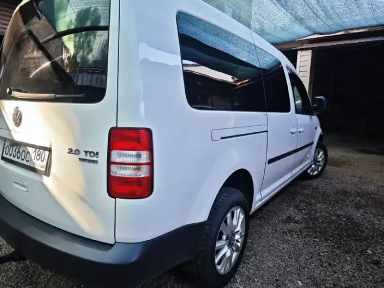 Volkswagen кадди макси — семейный крейсер на полном приводе! 🚐
Всем привет! Продаю своего верного друга — volkswagen caddy maxi. Этот трудяга готов стать вашим надёжным компаньоном в любых приключениях!
Основные характеристики:
Год выпуска: 2013 — ещё совсем юнец!
Двигатель: 2.0 — экономичный и надёжный
Привод: полный — бездорожье не помеха!
Вместимость: 7 мест — вся семья и друзья в сборе!
Пробег: 315 000 км — проверен временем
Почему стоит купить именно этот авто:
Просторный салон — можно устроить вечеринку в пути!
Вместительный багажник — увезёте всё, что душе угодно
Экономичный — сэкономите на топливе
Полный привод — зимой как на лыжах!
Семь мест — вся семья в сборе!
Цена: 1 900 000 рублей — разумная цена за такого красавца!
Звоните прямо сейчас! Пока вы думаете, кто-то другой уже едет на тест-драйв. Не упустите возможность стать владельцем этого замечательного авто!
📞 Телефон для связи: +79494771899
P. S. Автомобиль ждёт именн
📲 Tg: @knorozaleksandr
📞 Звоните: +7(949)4771899 - фотография - 3