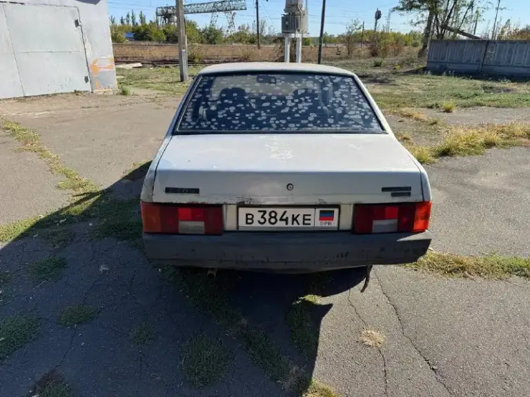 Продам ваз 21099, на ходу, на газу, состояние кузова видно на фото, днище, ланжероны, стаканы целые, двигатель работает хорошо не троит и не стучит, коробка работает нормально не хрустит и не выбивает, продажа по техпаспорту, есть номер хозяина для переоформления, цена 50000₽, машина находится в донецке в кировском районе, остальные вопросы по телефону 79493886439
📲 Tg: серега
📞 Звоните: +7(949)3886439 - фотография - 5