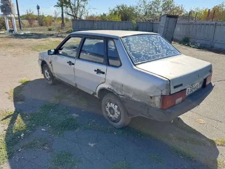 Продам ваз 21099, на ходу, на газу, состояние кузова видно на фото, днище, ланжероны, стаканы целые, двигатель работает хорошо не троит и не стучит, коробка работает нормально не хрустит и не выбивает, продажа по техпаспорту, есть номер хозяина для переоформления, цена 50000₽, машина находится в донецке в кировском районе, остальные вопросы по телефону 79493886439
📲 Tg: серега
📞 Звоните: +7(949)3886439 - фотография - 6