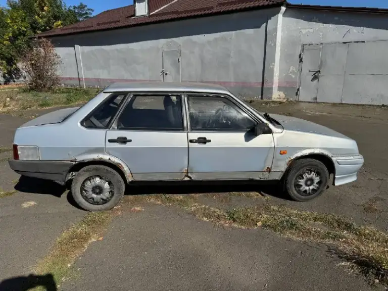 Продам ваз 21099, на ходу, на газу, состояние кузова видно на фото, днище, ланжероны, стаканы целые, двигатель работает хорошо не троит и не стучит, коробка работает нормально не хрустит и не выбивает, продажа по техпаспорту, есть номер хозяина для переоформления, цена 50000₽, машина находится в донецке в кировском районе, остальные вопросы по телефону 79493886439
📲 Tg: серега
📞 Звоните: +7(949)3886439 - фотография - 7