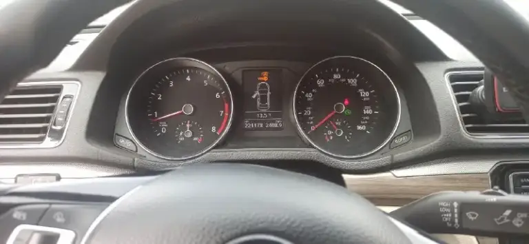 Volkswagen passat nms 1.8. Turbo tsi🇩🇪
2016 Год. Цена 1.55 торг есть.
В хорошем состоянии.
В комплекте 2 ключа!
Светлый кожаный салон, люк!
Пробег 221.000 км в основном трассовый(оригинал любые проверки)
Камера заднего вида, заправленный двух зонный климат контроль, хорошая акустическая система, мультимедиа в большим экраном, поддержка carplay, usb, aux, bluetooth,
Подогревы сидений.
Круиз контроль,
Мульти- руль,
Система start-stop, бесключевой доступ, дистроник, слепые зоны.
Автомобиль полностью обслужен!! Дополнительно в задние пружины установлены пневмоподушки.
Расходники все поменяны.
Стоит на постоянном учете переоформление в мрэо.
Минимальные повреждения, крашена крышка багажника. Подушки не стреляли. Тел. +79493068568
📲 Tg: александр абрамович
📞 Звоните: +7(949)3068568 - фотография - 5