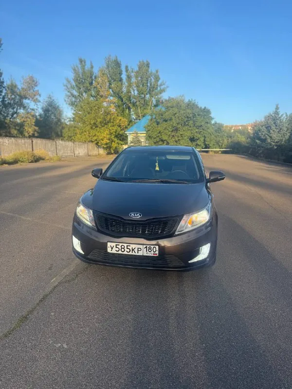 Продается kia rio, 2014 г. В. , рестайлинг
Цена: 1 150 000₽ телефон: +7 (949) 384 62 83 - telegram
Город макеевка
Ключевые преимущества:
· Проверенная история: автомобиль не использовался в такси или каршеринге
·Полностью обслужен, готов к эксплуатации — никаких дополнительных вложений не требует.
· Чистые документы: птс оригинальный, нет штрафов, и ограничений. Любые проверки приветствуются.
· Вместе с автомобилем комплект зимней резины.
Технические характеристики:
· Год выпуска: 2014 (рестайлинг)
· Двигатель: 1.6 л
· Коробка передач: 6-ступенчатый автомат
· Пробег: 100 000 км (подтвержден)
· Состояние: идеальное, ухоженное
Комплектация:
· Климат-контроль (двухзонный)
· Подогрев передних сидений
· Подогрев рулевого колеса
· Подогрев зоны стеклоочистителей
· Электрорегулировка и подогрев зеркал
· Подогрев заднего стекла
· Электропакет
· Мультифункциональное рулевое колесо
· Парктроники
· Магнитола
· Сигнализация двухсторонняя
·Сервисная книжка
· Два ключа
· Чистый салон и кузов - фотография - 2