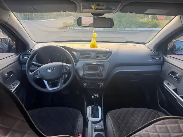 Продается kia rio, 2014 г. В. , рестайлинг
Цена: 1 150 000₽ телефон: +7 (949) 384 62 83 - telegram
Город макеевка
Ключевые преимущества:
· Проверенная история: автомобиль не использовался в такси или каршеринге
·Полностью обслужен, готов к эксплуатации — никаких дополнительных вложений не требует.
· Чистые документы: птс оригинальный, нет штрафов, и ограничений. Любые проверки приветствуются.
· Вместе с автомобилем комплект зимней резины.
Технические характеристики:
· Год выпуска: 2014 (рестайлинг)
· Двигатель: 1.6 л
· Коробка передач: 6-ступенчатый автомат
· Пробег: 100 000 км (подтвержден)
· Состояние: идеальное, ухоженное
Комплектация:
· Климат-контроль (двухзонный)
· Подогрев передних сидений
· Подогрев рулевого колеса
· Подогрев зоны стеклоочистителей
· Электрорегулировка и подогрев зеркал
· Подогрев заднего стекла
· Электропакет
· Мультифункциональное рулевое колесо
· Парктроники
· Магнитола
· Сигнализация двухсторонняя
·Сервисная книжка
· Два ключа
· Чистый салон и кузов - фотография - 9