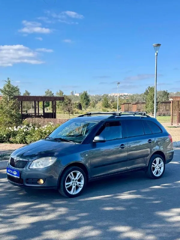 🇨🇿 Skoda fabia 1.4 mk2

💰Цена: 640 000р
🏢Город: мариуполь
📅Год выпуска: 2008
🧾Пробег: 211 012 км.
⚙️Двигатель: 1.4
⛽Топливо: бензин
⚙️Кпп: механика

📞 Телефон:

+7-949-727-41-51
+7-989-263-55-56
+7-949-551-91-52

💾 Описание:

Fabia идеальный выбор для тех, кто ищет надёжный и практичный автомобиль. Этот универсал отличается элегантным дизайном и просторным салоном.

✅ Два владельца, южная эксплуатация, птс оригинал

✅Отличное состояние кузова, без коррозии, несколько косметических подкрасов

✅Хорошее состояние как внешне, так и технически

Комплектация 👍 :
Климат-контроль, гур, abs, центральный замок, подогрев сидений, полный электропакет, легкосплавные штатные диски r16 на хорошей летней резине.

Улица шевченко 269

🏦 Возможна продажа в кредит по двум документам. - фотография - 1