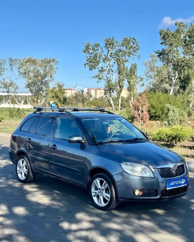 🇨🇿 Skoda fabia 1.4 mk2

💰Цена: 640 000р
🏢Город: мариуполь
📅Год выпуска: 2008
🧾Пробег: 211 012 км.
⚙️Двигатель: 1.4
⛽Топливо: бензин
⚙️Кпп: механика

📞 Телефон:

+7-949-727-41-51
+7-989-263-55-56
+7-949-551-91-52

💾 Описание:

Fabia идеальный выбор для тех, кто ищет надёжный и практичный автомобиль. Этот универсал отличается элегантным дизайном и просторным салоном.

✅ Два владельца, южная эксплуатация, птс оригинал

✅Отличное состояние кузова, без коррозии, несколько косметических подкрасов

✅Хорошее состояние как внешне, так и технически

Комплектация 👍 :
Климат-контроль, гур, abs, центральный замок, подогрев сидений, полный электропакет, легкосплавные штатные диски r16 на хорошей летней резине.

Улица шевченко 269

🏦 Возможна продажа в кредит по двум документам. - фотография - 3