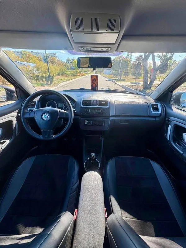 🇨🇿 Skoda fabia 1.4 mk2

💰Цена: 640 000р
🏢Город: мариуполь
📅Год выпуска: 2008
🧾Пробег: 211 012 км.
⚙️Двигатель: 1.4
⛽Топливо: бензин
⚙️Кпп: механика

📞 Телефон:

+7-949-727-41-51
+7-989-263-55-56
+7-949-551-91-52

💾 Описание:

Fabia идеальный выбор для тех, кто ищет надёжный и практичный автомобиль. Этот универсал отличается элегантным дизайном и просторным салоном.

✅ Два владельца, южная эксплуатация, птс оригинал

✅Отличное состояние кузова, без коррозии, несколько косметических подкрасов

✅Хорошее состояние как внешне, так и технически

Комплектация 👍 :
Климат-контроль, гур, abs, центральный замок, подогрев сидений, полный электропакет, легкосплавные штатные диски r16 на хорошей летней резине.

Улица шевченко 269

🏦 Возможна продажа в кредит по двум документам. - фотография - 8