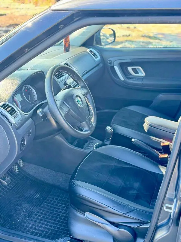 🇨🇿 Skoda fabia 1.4 mk2

💰Цена: 640 000р
🏢Город: мариуполь
📅Год выпуска: 2008
🧾Пробег: 211 012 км.
⚙️Двигатель: 1.4
⛽Топливо: бензин
⚙️Кпп: механика

📞 Телефон:

+7-949-727-41-51
+7-989-263-55-56
+7-949-551-91-52

💾 Описание:

Fabia идеальный выбор для тех, кто ищет надёжный и практичный автомобиль. Этот универсал отличается элегантным дизайном и просторным салоном.

✅ Два владельца, южная эксплуатация, птс оригинал

✅Отличное состояние кузова, без коррозии, несколько косметических подкрасов

✅Хорошее состояние как внешне, так и технически

Комплектация 👍 :
Климат-контроль, гур, abs, центральный замок, подогрев сидений, полный электропакет, легкосплавные штатные диски r16 на хорошей летней резине.

Улица шевченко 269

🏦 Возможна продажа в кредит по двум документам. - фотография - 9