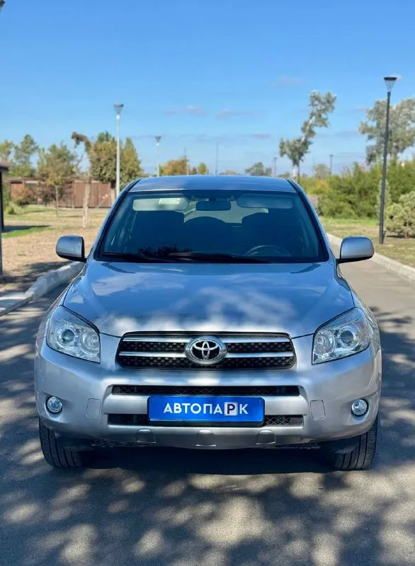 🇯🇵 Toyota rav4 ха30

💰Цена: 1 100 000р
🏢Город: мариуполь
📅Год выпуска: 2006
🗒️Пробег: 215 037 км.
⚙️Двигатель: 2.0
⛽Топливо: бензин
⚙️Кпп: автомат

📞 Телефон:

+7-949-727-41-51
+7-989-263-55-56
+7-949-713-18-14

💾 Описание:

Toyota rav4 (xa30) - это легендарный внедорожник, который не теряет актуальности.

Преимущество данной модели :
— Комфорт и безопасность. Просторный салон, качественные материалы и системы безопасности обеспечивают высокий уровень комфорта.
— Мощность и динамика.
Двигатель объёмом 2 литра обеспечивает отличную динамику.
— Универсальность. Благодаря своему внедорожному характеру, rav4 отлично чувствует себя как в городе, так и за его пределами.

✅Кузов без коррозии, южная эксплуатация, все стекла включая лобовое родные
✅Оригинальный пробег
✅Хорошее состояние как внешне так и технически

Богатая комплектация:
Полный электропакет, климат контроль ❄️, подогрев сидений, мультируль, подогрев зоны дворников. - фотография - 2