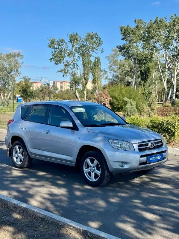 🇯🇵 Toyota rav4 ха30

💰Цена: 1 100 000р
🏢Город: мариуполь
📅Год выпуска: 2006
🗒️Пробег: 215 037 км.
⚙️Двигатель: 2.0
⛽Топливо: бензин
⚙️Кпп: автомат

📞 Телефон:

+7-949-727-41-51
+7-989-263-55-56
+7-949-713-18-14

💾 Описание:

Toyota rav4 (xa30) - это легендарный внедорожник, который не теряет актуальности.

Преимущество данной модели :
— Комфорт и безопасность. Просторный салон, качественные материалы и системы безопасности обеспечивают высокий уровень комфорта.
— Мощность и динамика.
Двигатель объёмом 2 литра обеспечивает отличную динамику.
— Универсальность. Благодаря своему внедорожному характеру, rav4 отлично чувствует себя как в городе, так и за его пределами.

✅Кузов без коррозии, южная эксплуатация, все стекла включая лобовое родные
✅Оригинальный пробег
✅Хорошее состояние как внешне так и технически

Богатая комплектация:
Полный электропакет, климат контроль ❄️, подогрев сидений, мультируль, подогрев зоны дворников. - фотография - 3