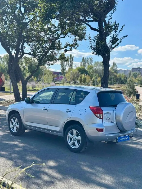 🇯🇵 Toyota rav4 ха30

💰Цена: 1 100 000р
🏢Город: мариуполь
📅Год выпуска: 2006
🗒️Пробег: 215 037 км.
⚙️Двигатель: 2.0
⛽Топливо: бензин
⚙️Кпп: автомат

📞 Телефон:

+7-949-727-41-51
+7-989-263-55-56
+7-949-713-18-14

💾 Описание:

Toyota rav4 (xa30) - это легендарный внедорожник, который не теряет актуальности.

Преимущество данной модели :
— Комфорт и безопасность. Просторный салон, качественные материалы и системы безопасности обеспечивают высокий уровень комфорта.
— Мощность и динамика.
Двигатель объёмом 2 литра обеспечивает отличную динамику.
— Универсальность. Благодаря своему внедорожному характеру, rav4 отлично чувствует себя как в городе, так и за его пределами.

✅Кузов без коррозии, южная эксплуатация, все стекла включая лобовое родные
✅Оригинальный пробег
✅Хорошее состояние как внешне так и технически

Богатая комплектация:
Полный электропакет, климат контроль ❄️, подогрев сидений, мультируль, подогрев зоны дворников. - фотография - 4