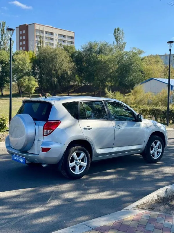 🇯🇵 Toyota rav4 ха30

💰Цена: 1 100 000р
🏢Город: мариуполь
📅Год выпуска: 2006
🗒️Пробег: 215 037 км.
⚙️Двигатель: 2.0
⛽Топливо: бензин
⚙️Кпп: автомат

📞 Телефон:

+7-949-727-41-51
+7-989-263-55-56
+7-949-713-18-14

💾 Описание:

Toyota rav4 (xa30) - это легендарный внедорожник, который не теряет актуальности.

Преимущество данной модели :
— Комфорт и безопасность. Просторный салон, качественные материалы и системы безопасности обеспечивают высокий уровень комфорта.
— Мощность и динамика.
Двигатель объёмом 2 литра обеспечивает отличную динамику.
— Универсальность. Благодаря своему внедорожному характеру, rav4 отлично чувствует себя как в городе, так и за его пределами.

✅Кузов без коррозии, южная эксплуатация, все стекла включая лобовое родные
✅Оригинальный пробег
✅Хорошее состояние как внешне так и технически

Богатая комплектация:
Полный электропакет, климат контроль ❄️, подогрев сидений, мультируль, подогрев зоны дворников. - фотография - 6