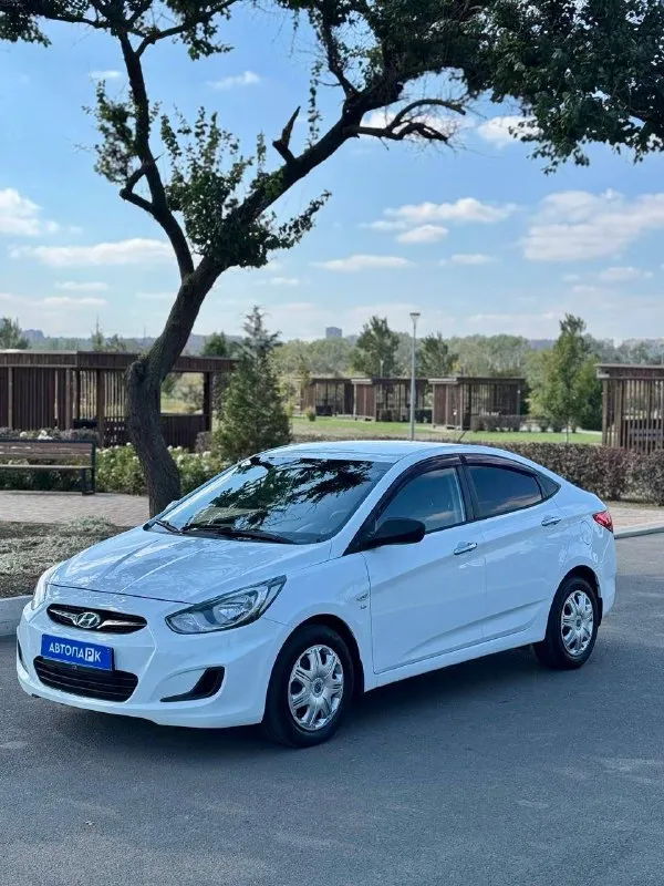 ⚪️ Hyundai solaris

💰Цена: 830 000р
🏢Город: мариуполь
📅Год выпуска: 2014
🧾Пробег: 188 394 км.
⚙️Двигатель: 1.6
⛽Топливо: бензин
⚙️Кпп: механика

📞 Телефон:

+7-989-263-55-56
+7-949-727-41-51
+7-949-551-91-52

💾 Описание:

Solaris зарекомендовал себя на российском рынке как универсальный, практичный и надежный автомобиль для тех, кому важны экономичность, надёжность и комфорт.

✅ Заводская краска 💯%
✅ Оригинальный пробег
✅ Техническое состояние на 5+

Кондиционер ❄️ (работает отлично), abs, airbag, электростеклоподьемники, , гидроусилитель руля,
Центральный замок.

Улица шевченко 269

🏦 Возможна продажа в кредит по двум документам. - фотография - 1