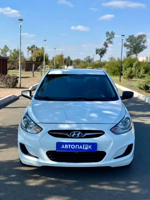 ⚪️ Hyundai solaris

💰Цена: 830 000р
🏢Город: мариуполь
📅Год выпуска: 2014
🧾Пробег: 188 394 км.
⚙️Двигатель: 1.6
⛽Топливо: бензин
⚙️Кпп: механика

📞 Телефон:

+7-989-263-55-56
+7-949-727-41-51
+7-949-551-91-52

💾 Описание:

Solaris зарекомендовал себя на российском рынке как универсальный, практичный и надежный автомобиль для тех, кому важны экономичность, надёжность и комфорт.

✅ Заводская краска 💯%
✅ Оригинальный пробег
✅ Техническое состояние на 5+

Кондиционер ❄️ (работает отлично), abs, airbag, электростеклоподьемники, , гидроусилитель руля,
Центральный замок.

Улица шевченко 269

🏦 Возможна продажа в кредит по двум документам. - фотография - 2