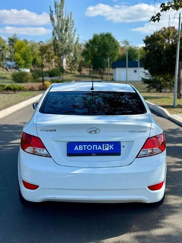 ⚪️ Hyundai solaris

💰Цена: 830 000р
🏢Город: мариуполь
📅Год выпуска: 2014
🧾Пробег: 188 394 км.
⚙️Двигатель: 1.6
⛽Топливо: бензин
⚙️Кпп: механика

📞 Телефон:

+7-989-263-55-56
+7-949-727-41-51
+7-949-551-91-52

💾 Описание:

Solaris зарекомендовал себя на российском рынке как универсальный, практичный и надежный автомобиль для тех, кому важны экономичность, надёжность и комфорт.

✅ Заводская краска 💯%
✅ Оригинальный пробег
✅ Техническое состояние на 5+

Кондиционер ❄️ (работает отлично), abs, airbag, электростеклоподьемники, , гидроусилитель руля,
Центральный замок.

Улица шевченко 269

🏦 Возможна продажа в кредит по двум документам. - фотография - 5