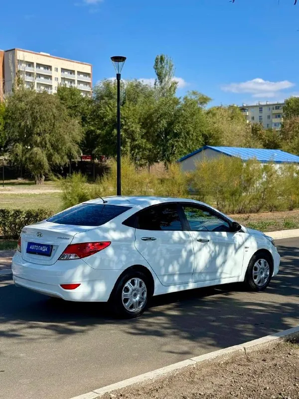⚪️ Hyundai solaris

💰Цена: 830 000р
🏢Город: мариуполь
📅Год выпуска: 2014
🧾Пробег: 188 394 км.
⚙️Двигатель: 1.6
⛽Топливо: бензин
⚙️Кпп: механика

📞 Телефон:

+7-989-263-55-56
+7-949-727-41-51
+7-949-551-91-52

💾 Описание:

Solaris зарекомендовал себя на российском рынке как универсальный, практичный и надежный автомобиль для тех, кому важны экономичность, надёжность и комфорт.

✅ Заводская краска 💯%
✅ Оригинальный пробег
✅ Техническое состояние на 5+

Кондиционер ❄️ (работает отлично), abs, airbag, электростеклоподьемники, , гидроусилитель руля,
Центральный замок.

Улица шевченко 269

🏦 Возможна продажа в кредит по двум документам. - фотография - 6