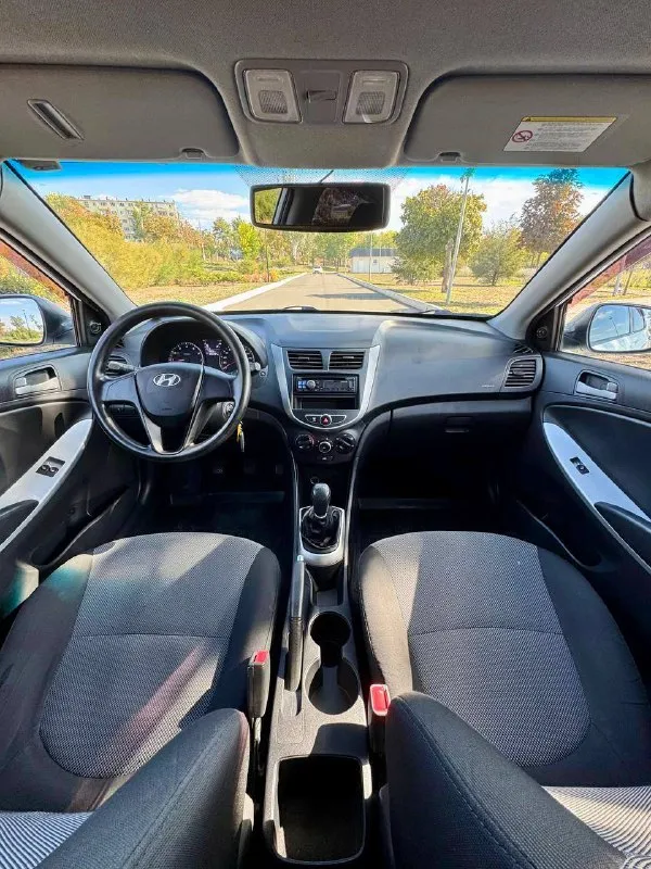 ⚪️ Hyundai solaris

💰Цена: 830 000р
🏢Город: мариуполь
📅Год выпуска: 2014
🧾Пробег: 188 394 км.
⚙️Двигатель: 1.6
⛽Топливо: бензин
⚙️Кпп: механика

📞 Телефон:

+7-989-263-55-56
+7-949-727-41-51
+7-949-551-91-52

💾 Описание:

Solaris зарекомендовал себя на российском рынке как универсальный, практичный и надежный автомобиль для тех, кому важны экономичность, надёжность и комфорт.

✅ Заводская краска 💯%
✅ Оригинальный пробег
✅ Техническое состояние на 5+

Кондиционер ❄️ (работает отлично), abs, airbag, электростеклоподьемники, , гидроусилитель руля,
Центральный замок.

Улица шевченко 269

🏦 Возможна продажа в кредит по двум документам. - фотография - 8