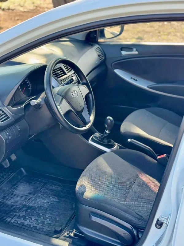 ⚪️ Hyundai solaris

💰Цена: 830 000р
🏢Город: мариуполь
📅Год выпуска: 2014
🧾Пробег: 188 394 км.
⚙️Двигатель: 1.6
⛽Топливо: бензин
⚙️Кпп: механика

📞 Телефон:

+7-989-263-55-56
+7-949-727-41-51
+7-949-551-91-52

💾 Описание:

Solaris зарекомендовал себя на российском рынке как универсальный, практичный и надежный автомобиль для тех, кому важны экономичность, надёжность и комфорт.

✅ Заводская краска 💯%
✅ Оригинальный пробег
✅ Техническое состояние на 5+

Кондиционер ❄️ (работает отлично), abs, airbag, электростеклоподьемники, , гидроусилитель руля,
Центральный замок.

Улица шевченко 269

🏦 Возможна продажа в кредит по двум документам. - фотография - 9