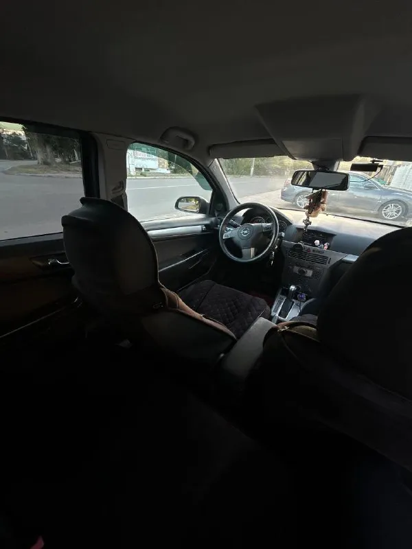 Продам opel astra h в кузове хетчбек
1.8 Коробка автомат 4х ступенчатая (не робот)
Весь кузов в родной краске
Электростеклоподьемники в круг
Круиз контроль
Климат контроль
Парктроники
Цветной бк
Установлено гбо
Машина пригнана с германии в 2021 году
Продажа в связи покупкой нового авто, с машиной расставаться очень грустно, отличный авто который никогда не подводил
За машиной ухаживали, салон чистый, в машине не курили
Состояние авто отличное
Два комплекта ковриков, два комплекта резины (лето 2 сезона, зима 1 сезон)
Цена 777.000
+79494560610
Осмотр г. Харцызск
📲 Tg: @whyshersh
📞 Звоните: +7(949)4560610 - фотография - 3