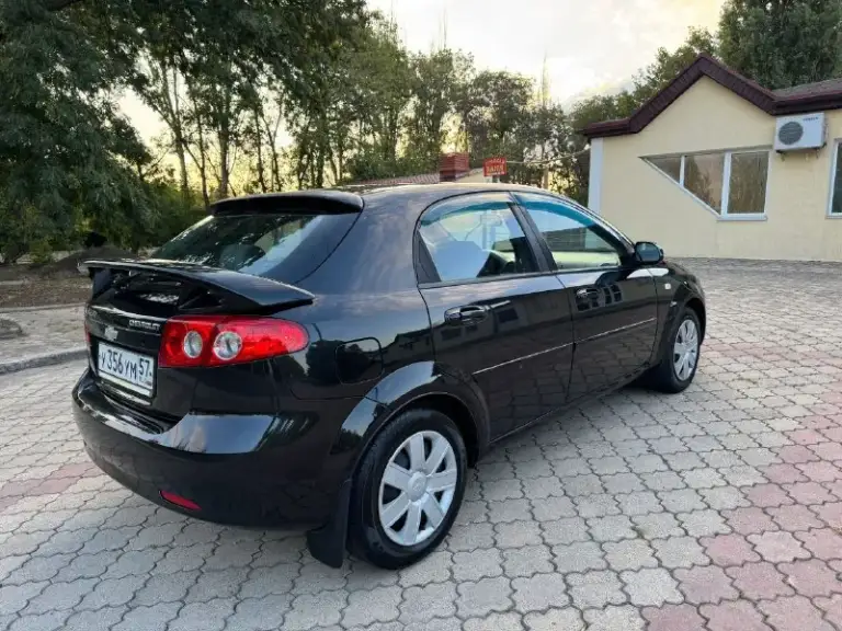 Продам шевролет лаччети 1.6, 2008 год, 5 ступка механика !
Состояние отличное, двигатель, коробка в идеале.
Подвеска в отличном состоянии в начале лета перебиралась.
На хорошей комплектации: кондиционер,4 стеклоподъемника, abs, гидроусилитель руля, регулировка зеркал, обогрев заднего стела, противотуманные фары

2 Ключа, сигнализация старлайн
Документально всё в порядке !
Осмотр макеевка

✅Цена 525 000 тысяч рублей торг

📲Телефон: +79498501337 - фотография - 4